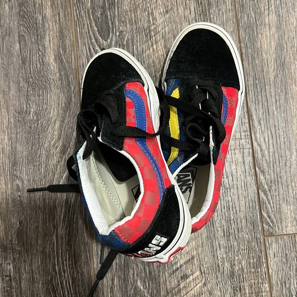 Vans - Picture 2 of 4